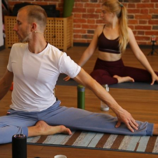 Курс подготовки профессиональных преподавателей йоги (280 часов со специализацией) 6 марта-6 июня 2021