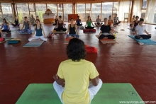 Практика с мастером Випином/Индия: Введение в Аштанга и Хатха-йогу/Yoga-mix