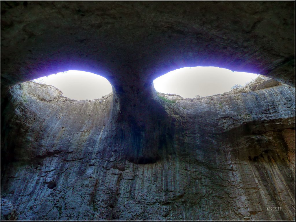 Глаз бога бесплатный поиск. Удивительная пещера Проходна глаза Бога, Болгария.. Пещера Проходна Болгария. Глаза Бога Болгария. Проходная пещера Болгария.