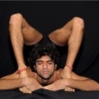 Йога с индийским мастером