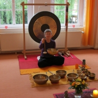 Клангмассаж-массаж тибетскими чашами