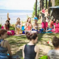 Женская йога в Буревестнике