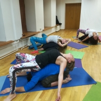 Парная йога от Оли Голиковой